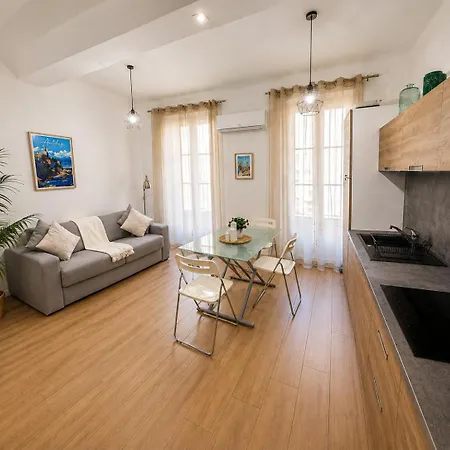 公寓 Cosy 2 Bedrooms 2 Bathrooms - 1 Min Palais & Beaches 戛纳
